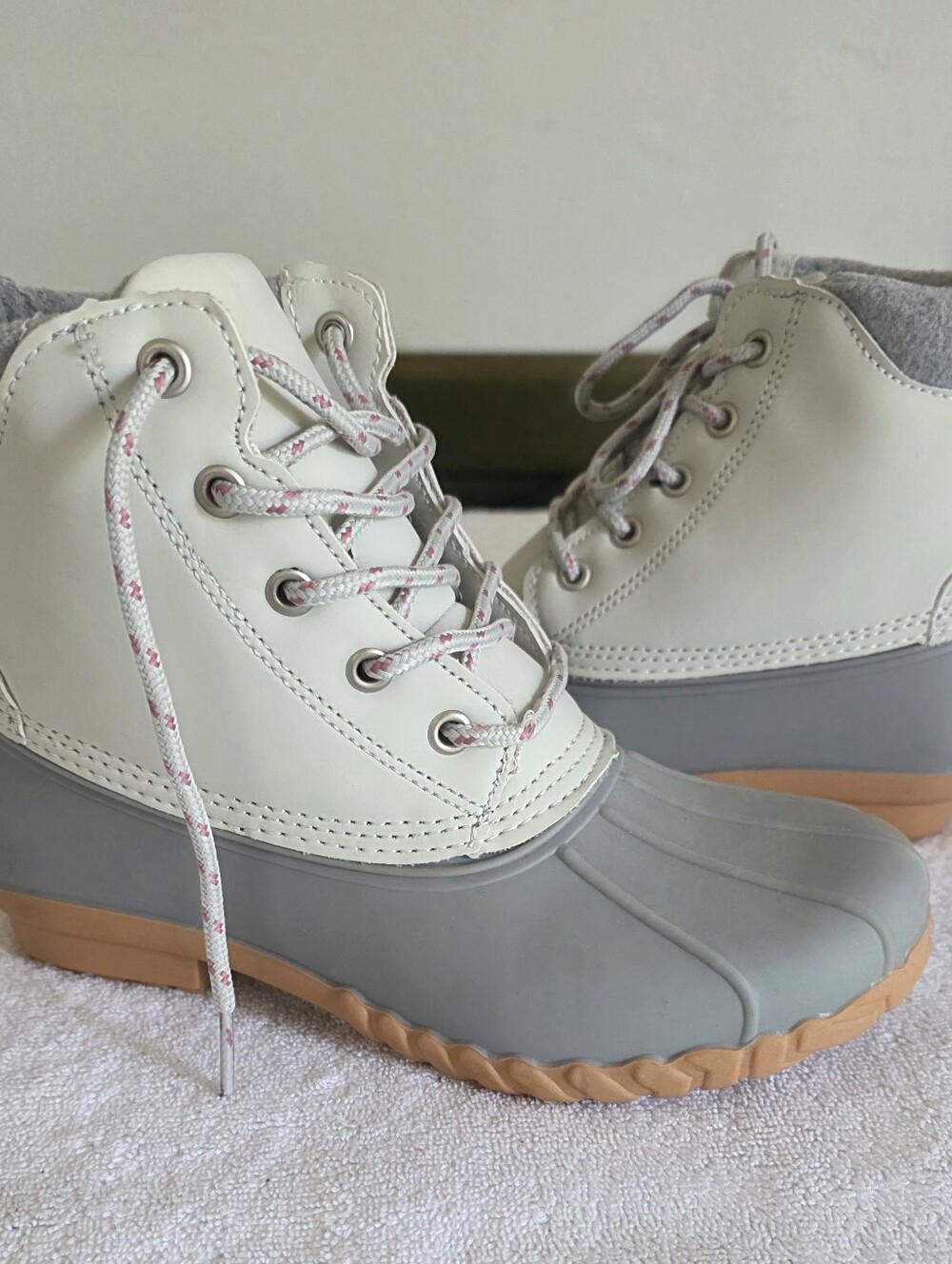 NWOT Lands' End Insulated Duck Boots Pumice Stone Gray